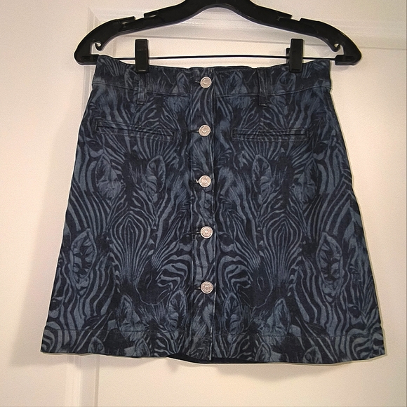 7 For All Mankind Zebra Print Button Front Mini Denim Skirt Size 26 - Picture 5 of 13